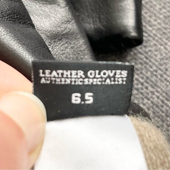 Warmen Woman’s Black Lambskin Leather Gloves with Button Detail and Cashmere - Picture 6 of 6